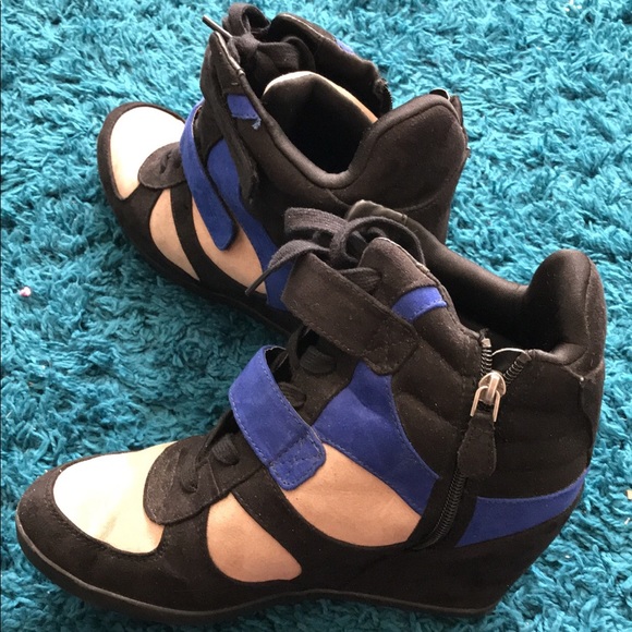 Vera Wang Wedge Sneakers - Picture 3 of 5